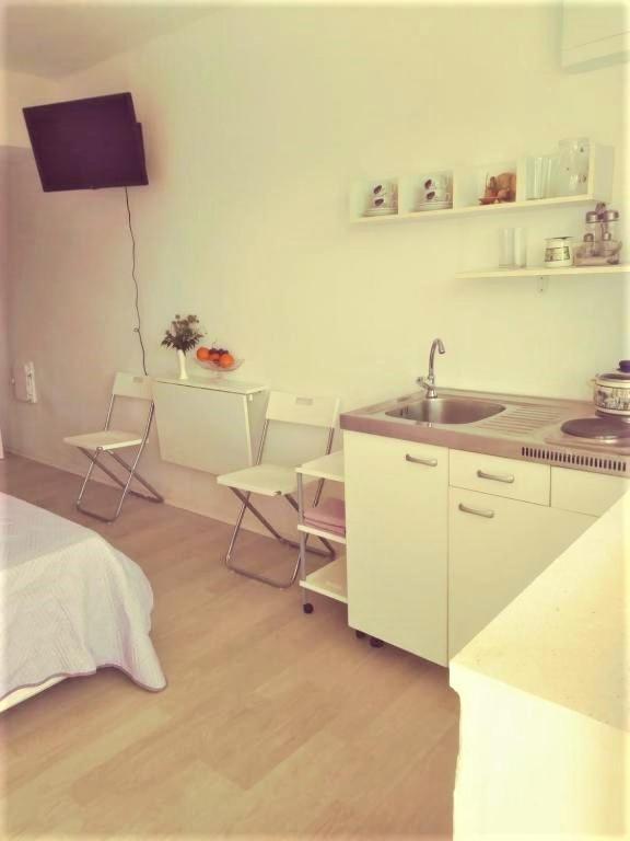 דירות סטון Studio Apartman Anita מראה חיצוני תמונה